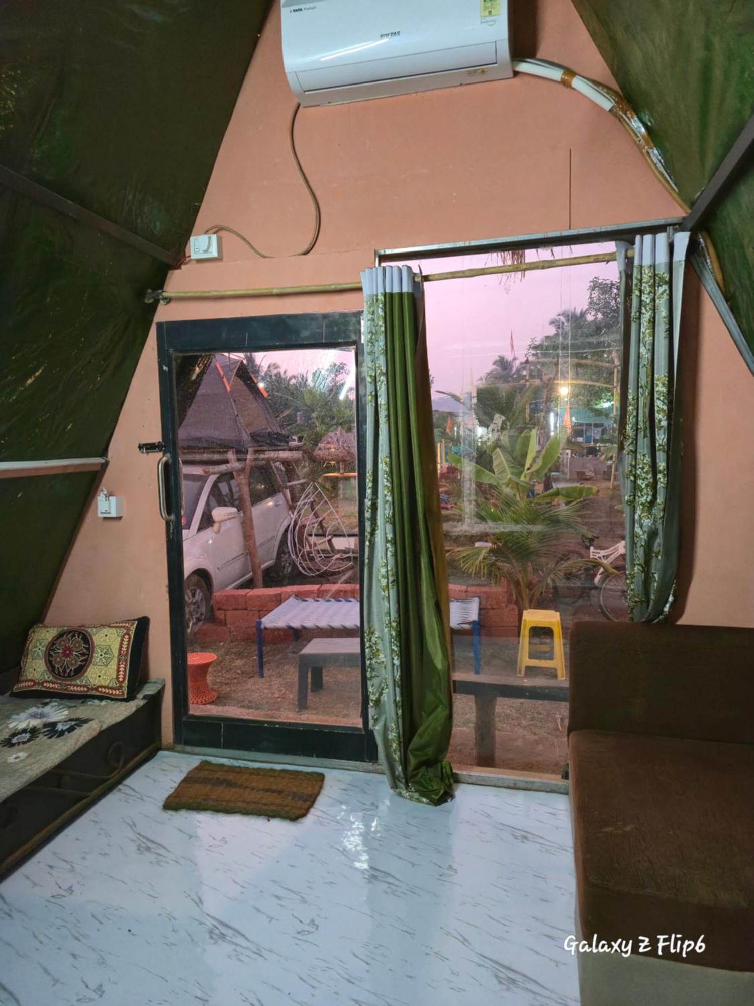 Sea Touch Beach Resort Harihareshwar Room photo